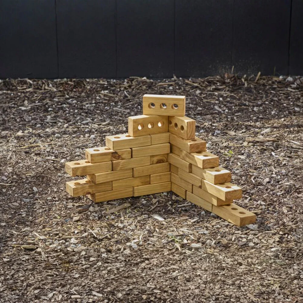 Lewis's Lightweight Softwood Bricks - Pack of 30