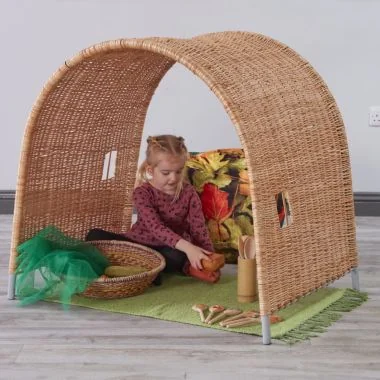 Medium Indoor Wicker Arch with Resources Bundle