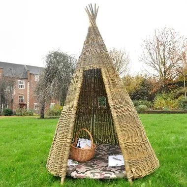 Willow Wigwam with Cushioned Mat Bundle